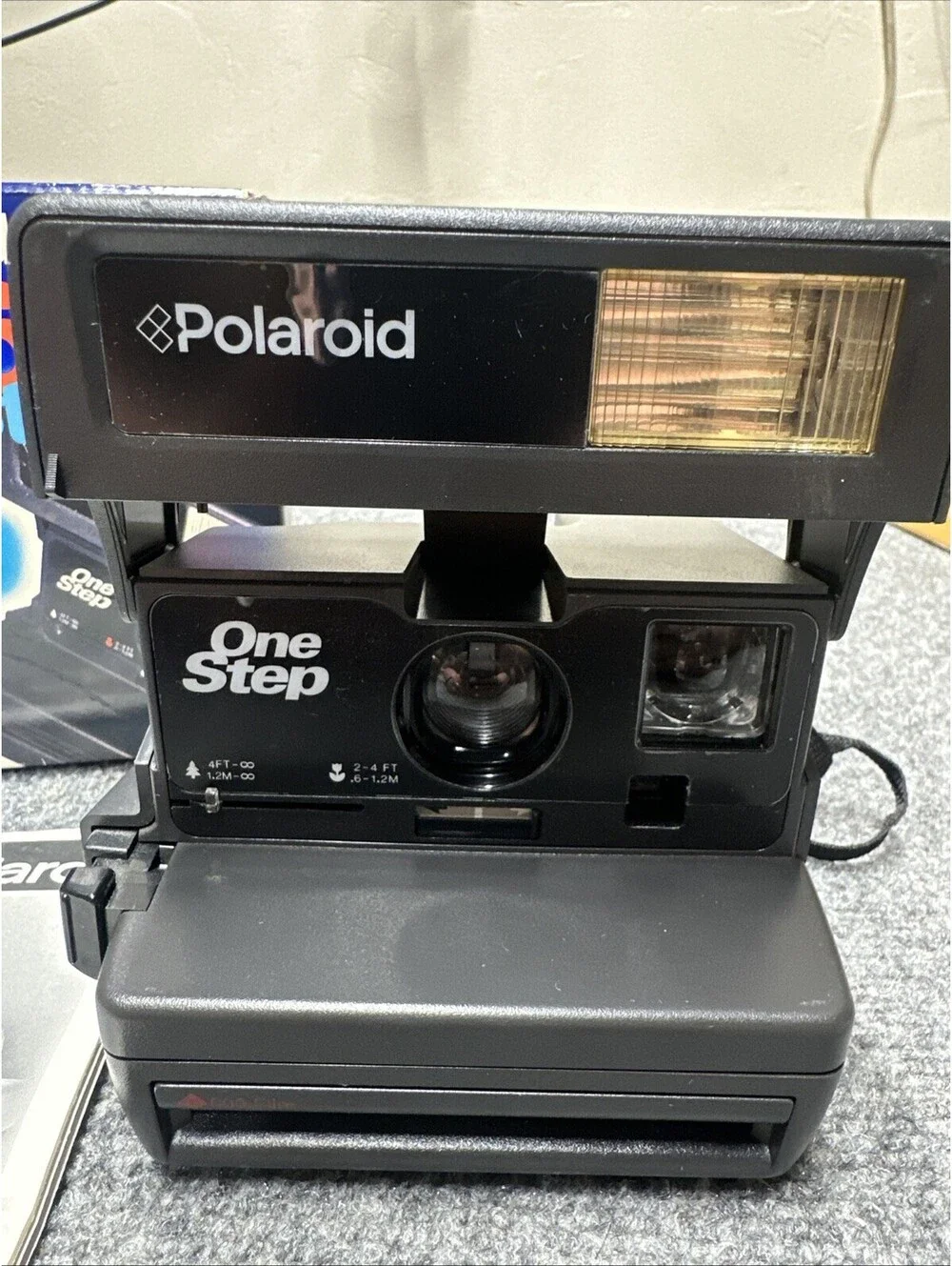 Polaroid OneStep 600 Instant Film Camera ￼open Box Untested